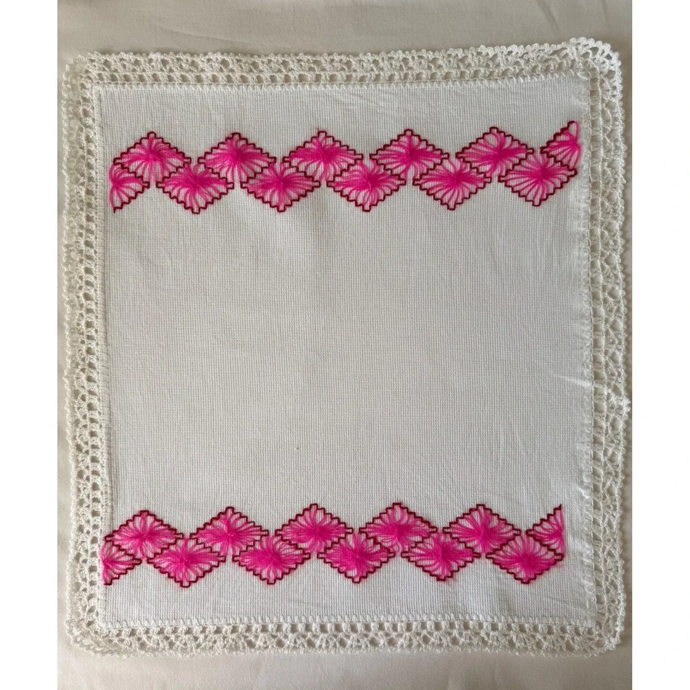 Handmade Mexican Embroidered Table Linen Crochet‎ Lace Pink Floral 16.5x18.5